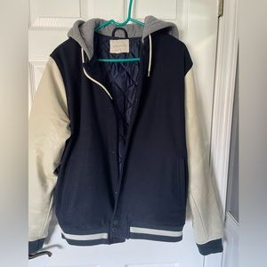 AéRopostale men’s L varsity jacket, navy with vinyl sleeves, good condition
